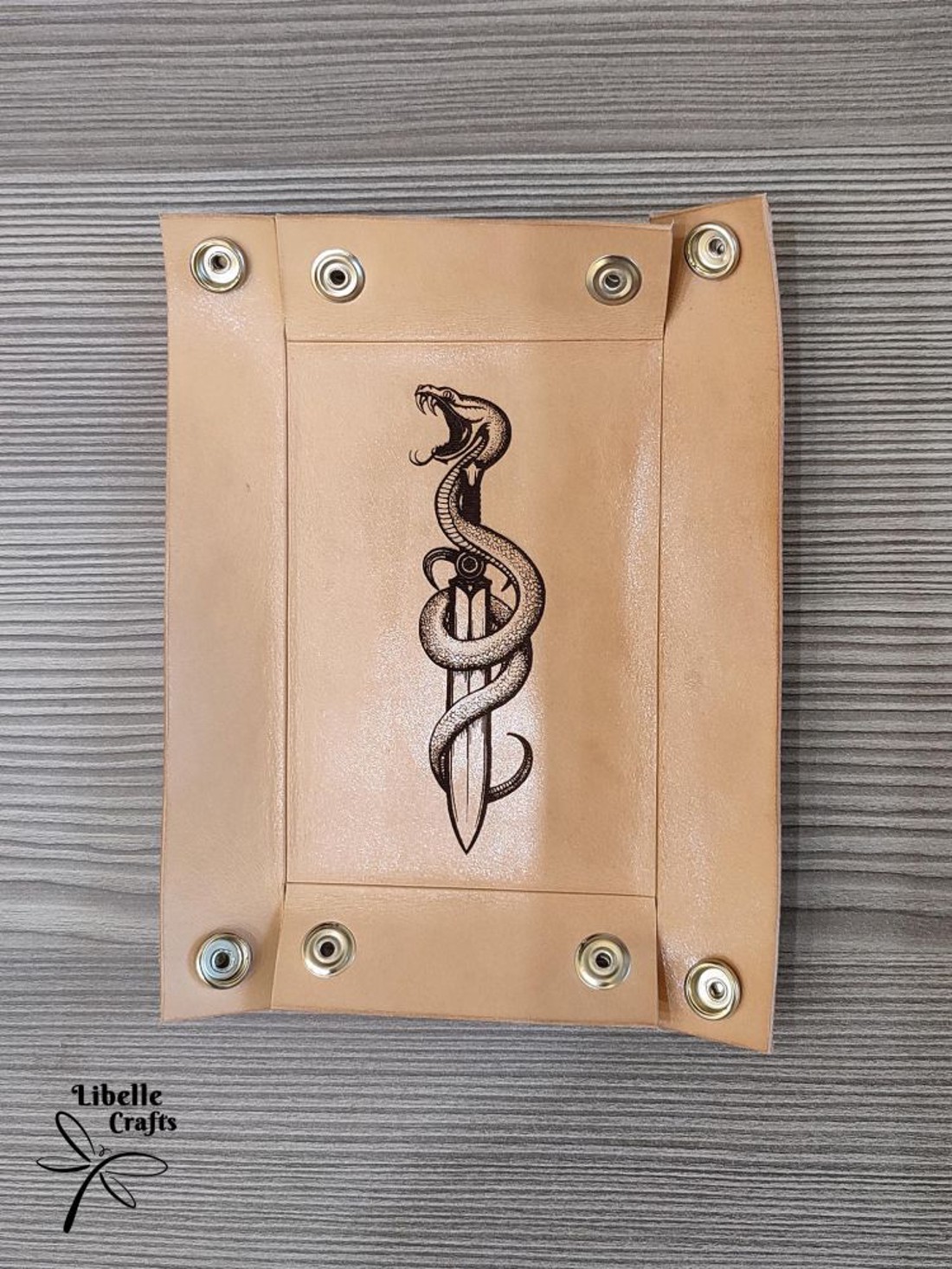 Kígyós - kardos motívumos kockadobó tálca - játék & sport - táblajáték és kártyajáték - társasjátékok - dobókocka - Meska.hu