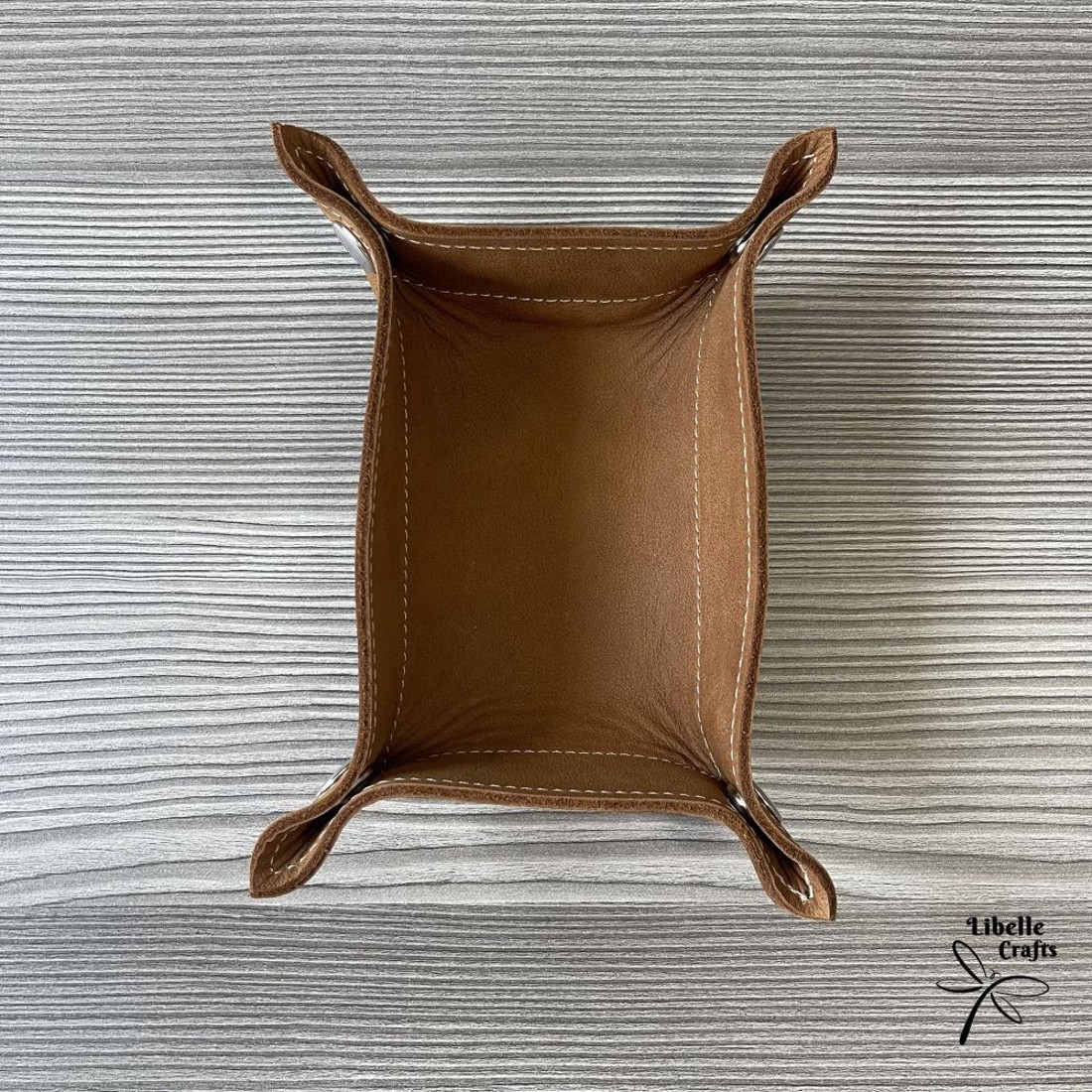 Színes bőr tálca - barna - otthon & életmód - dekoráció - asztal és polc dekoráció - dekorációs tál, tartó - Meska.hu