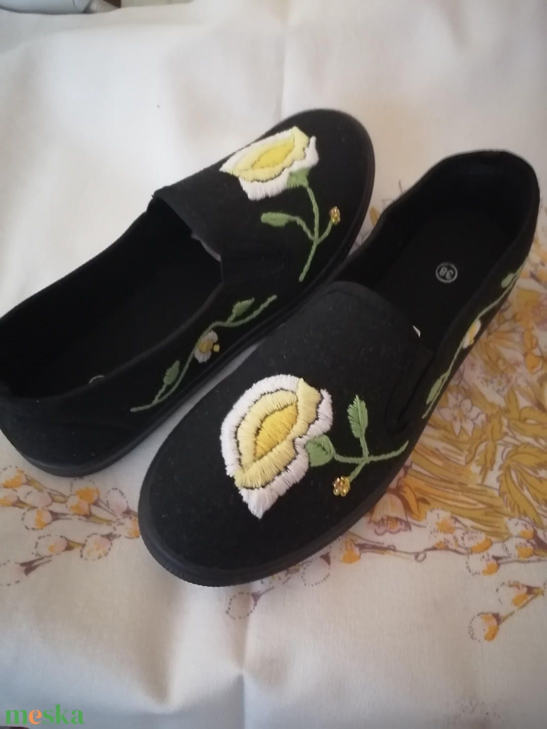 Hímzett tornacipő  - diy (csináld magad) - szabásminta, útmutató - hímzés minta - Meska.hu