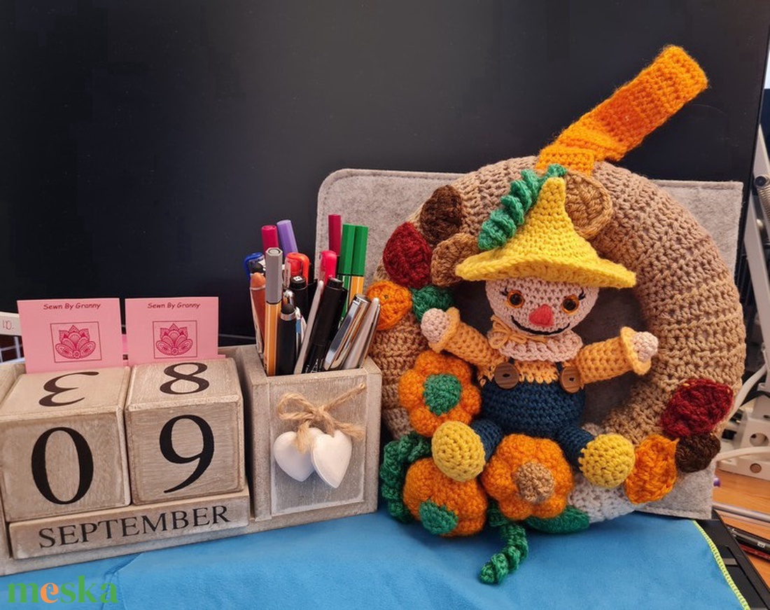 Őszi horgolt ajtódísz - otthon & életmód - dekoráció - halloween - halloweeni ajtódíszek és ablakdíszek - Meska.hu Őszi horgolt ajtódísz - otthon & életmód - dekoráció - halloween - halloweeni ajtódíszek és ablakdíszek - Meska.hu