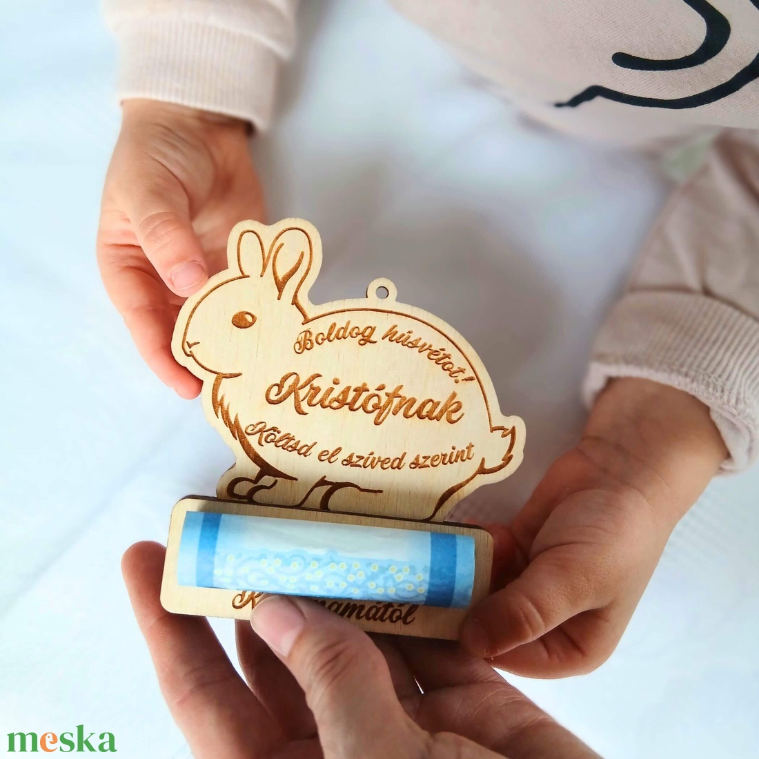 Névre szóló húsvéti ajándék � egyedi nyuszi pénztartó gravírozva - ünnepi díszek, dekorációk - húsvéti díszek és dekorációk - húsvéti pénzátadó - Meska.hu
