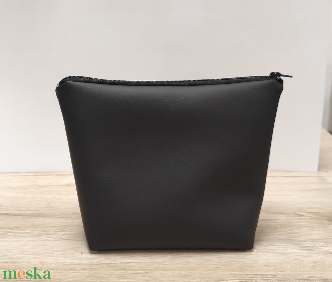 fekete műbőr neszesszer - táska & tok - neszesszer - Meska.hu