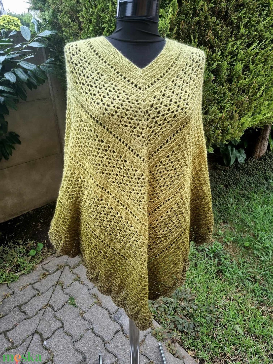 Csodaszép csipkemintás merino-gyapjú tartalmú horgolt poncsó - - Meska.hu Csodaszép csipkemintás merino-gyapjú tartalmú horgolt poncsó - - Meska.hu