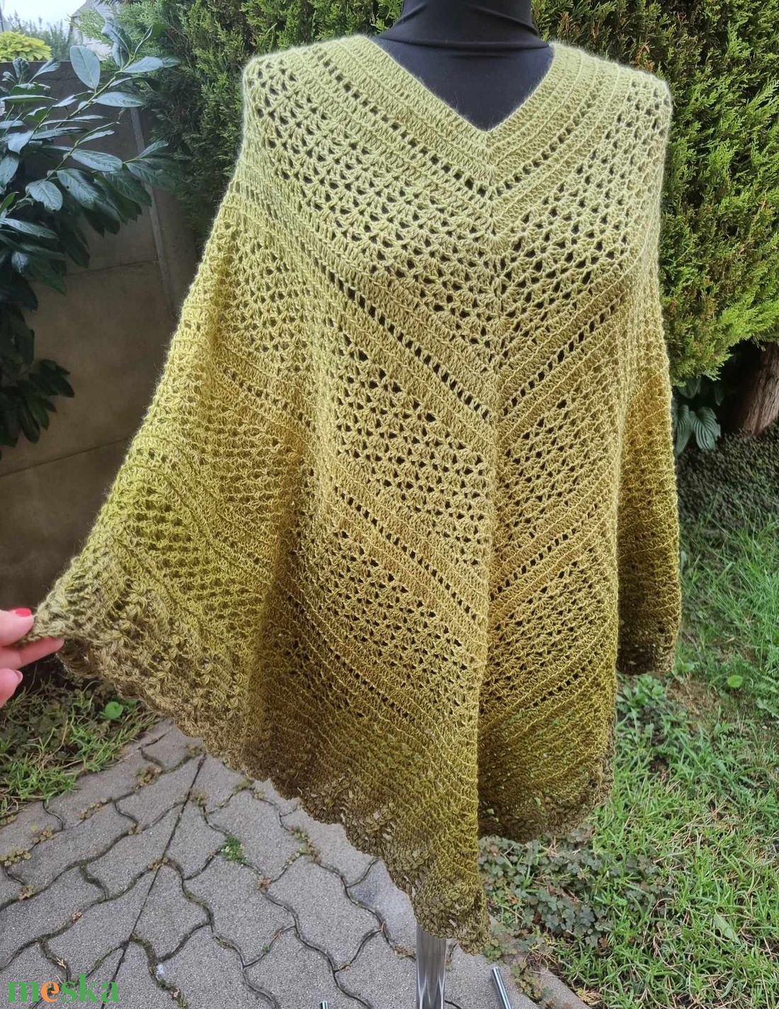 Csodaszép csipkemintás merino-gyapjú tartalmú horgolt poncsó - - Meska.hu Csodaszép csipkemintás merino-gyapjú tartalmú horgolt poncsó - - Meska.hu