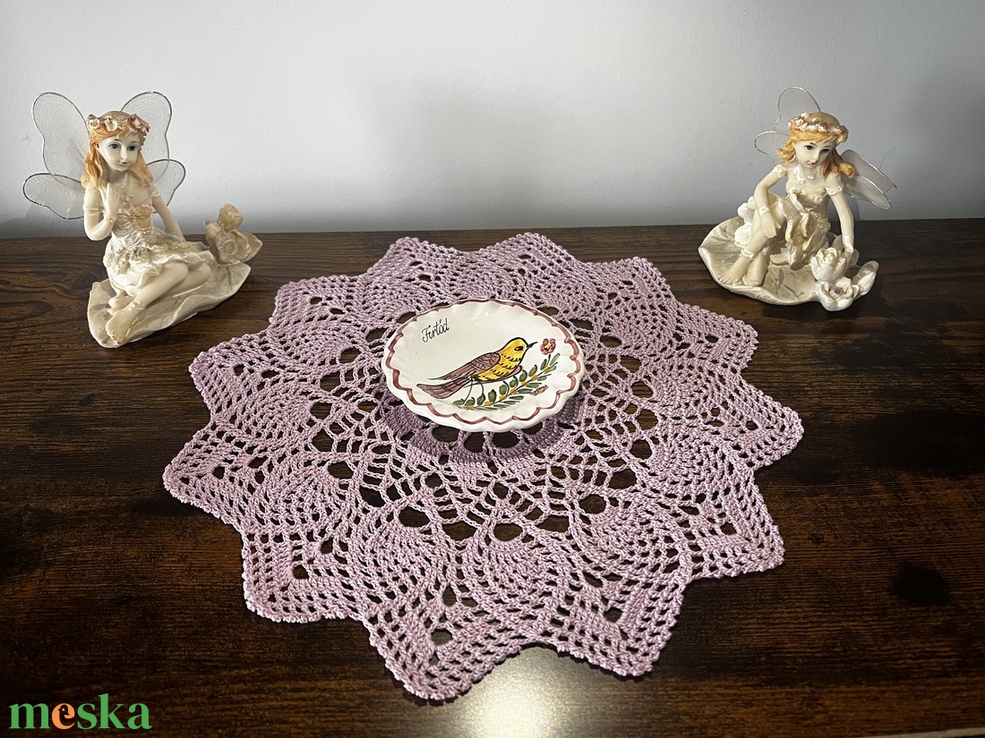 Horgolt, csipkés díszterítő - otthon & életmód - lakástextil - abrosz, terítő - díszterítő polcra, komódra - Meska.hu