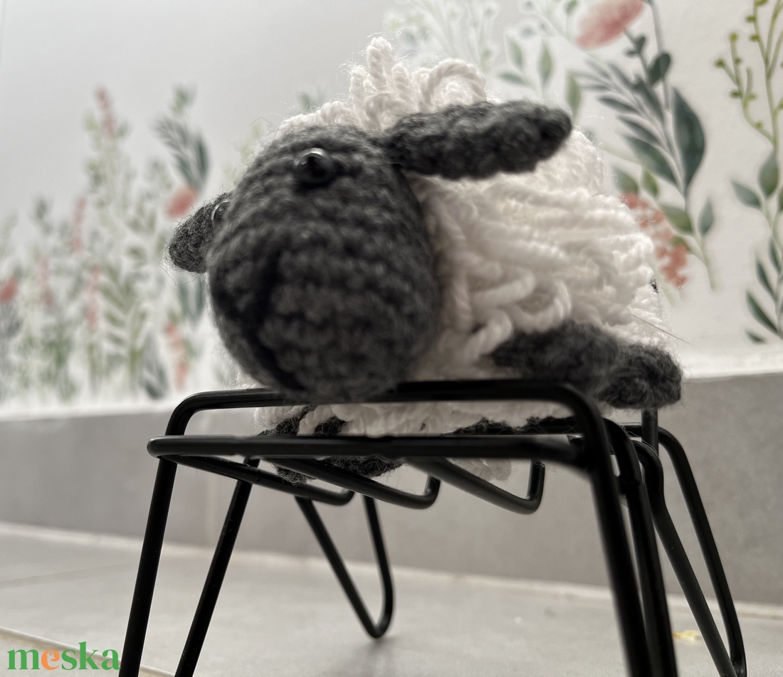 Horgolt kisbárány - játék & sport - plüssállat & játékfigura - plüss bárány - Meska.hu