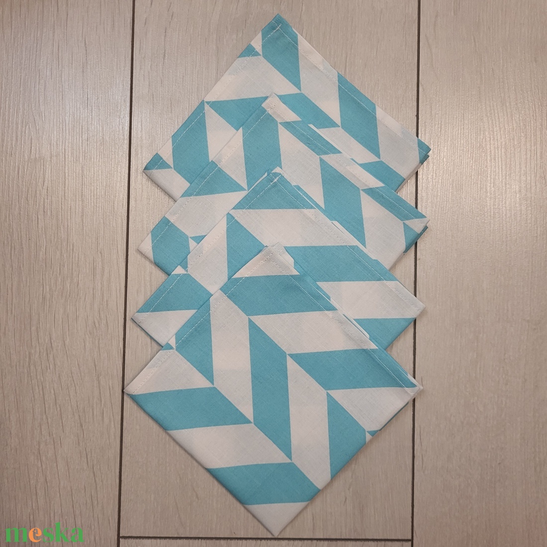 Türkizkék-fehér cikkcakk mintás textilszalvéta - otthon & életmód - konyhafelszerelés, tálalás - konyhai textil - szalvéta - Meska.hu Türkizkék-fehér cikkcakk mintás textilszalvéta - otthon & életmód - konyhafelszerelés, tálalás - konyhai textil - szalvéta - Meska.hu