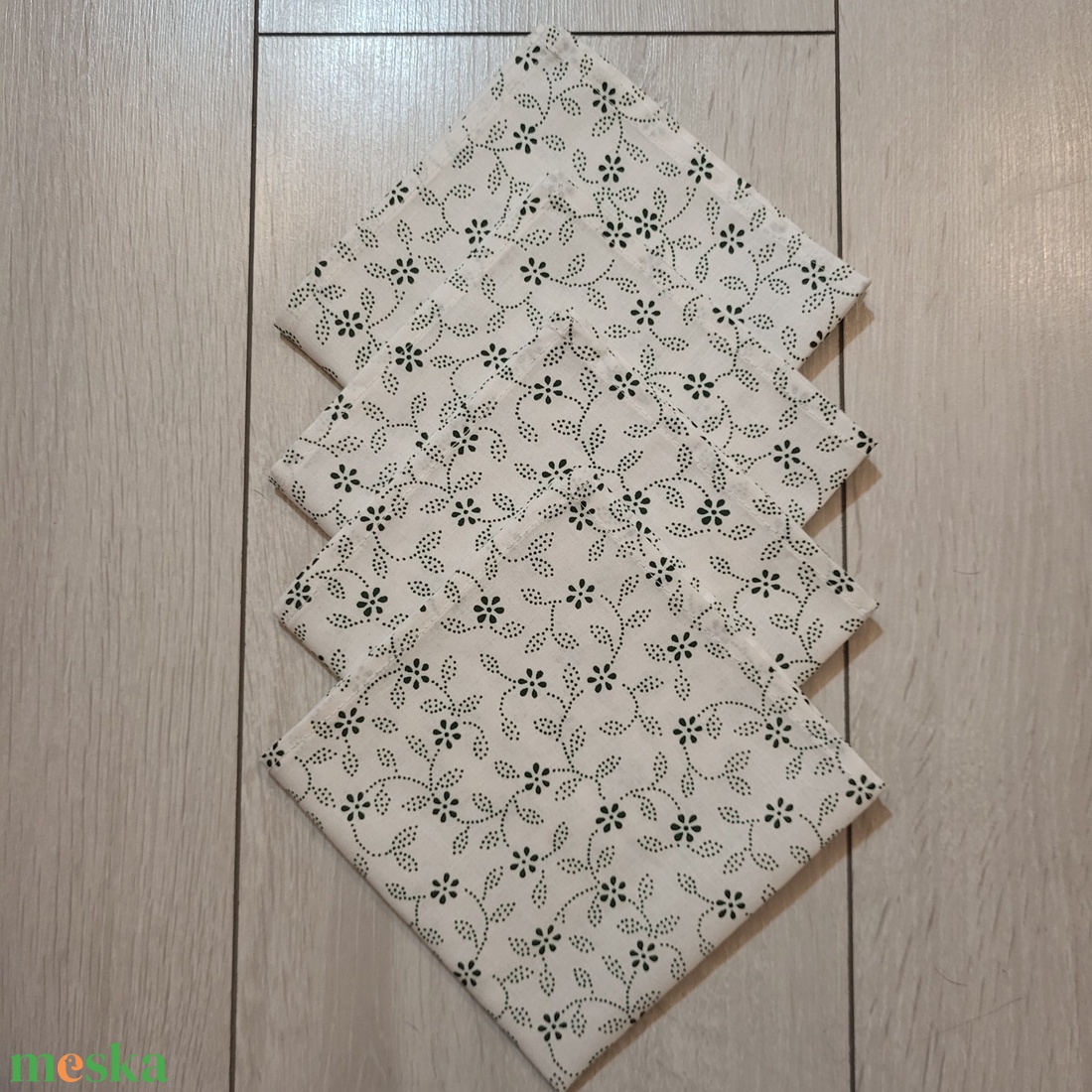 Virágmintás textilszalvéta - otthon & életmód - konyhafelszerelés, tálalás - konyhai textil - szalvéta - Meska.hu Virágmintás textilszalvéta - otthon & életmód - konyhafelszerelés, tálalás - konyhai textil - szalvéta - Meska.hu