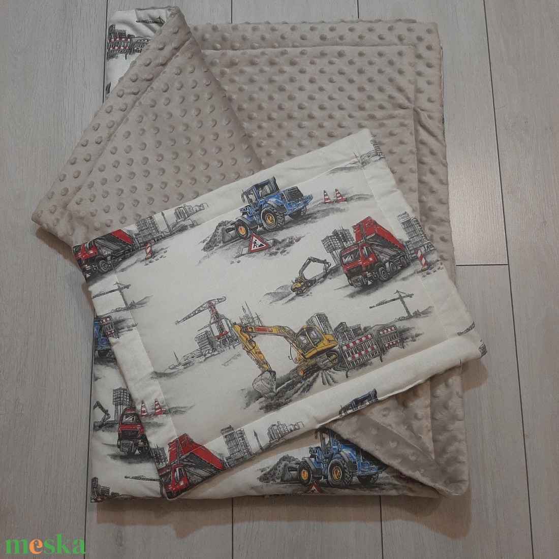 Traktoros-munkagépes ovis takaró és párna - otthon & életmód - babaszoba, gyerekszoba - Meska.hu