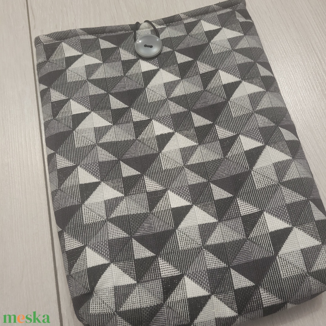 Könyvtok - geometriamintás - könyv & zene - könyvtok - Meska.hu Könyvtok - geometriamintás - könyv & zene - könyvtok - Meska.hu