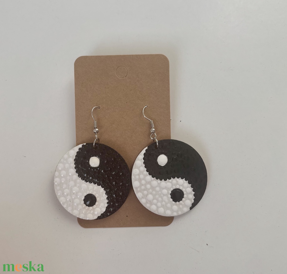 Jing-jang fülbevaló - ékszer - fülbevaló - fülékszer - Meska.hu