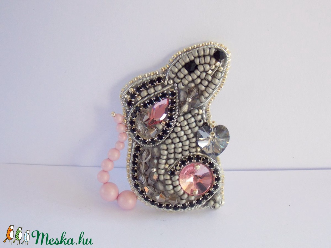 Kis egér  -gyöngy hímzett bross-kitűző - ékszer - kitűző és bross - Meska.hu