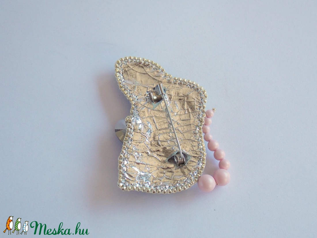 Kis egér  -gyöngy hímzett bross-kitűző - ékszer - kitűző és bross - Meska.hu