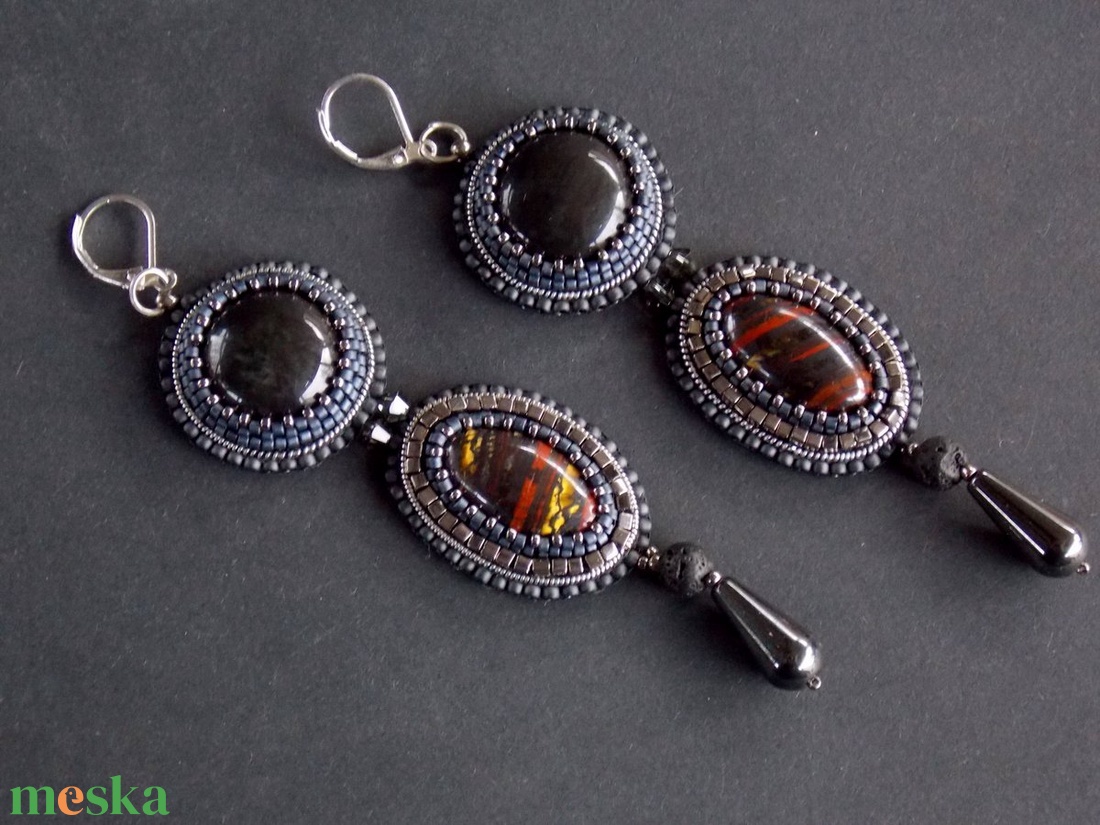 Trónok harca - gyöngy hímzett fülbevaló - ékszer - fülbevaló - lógó fülbevaló - Meska.hu