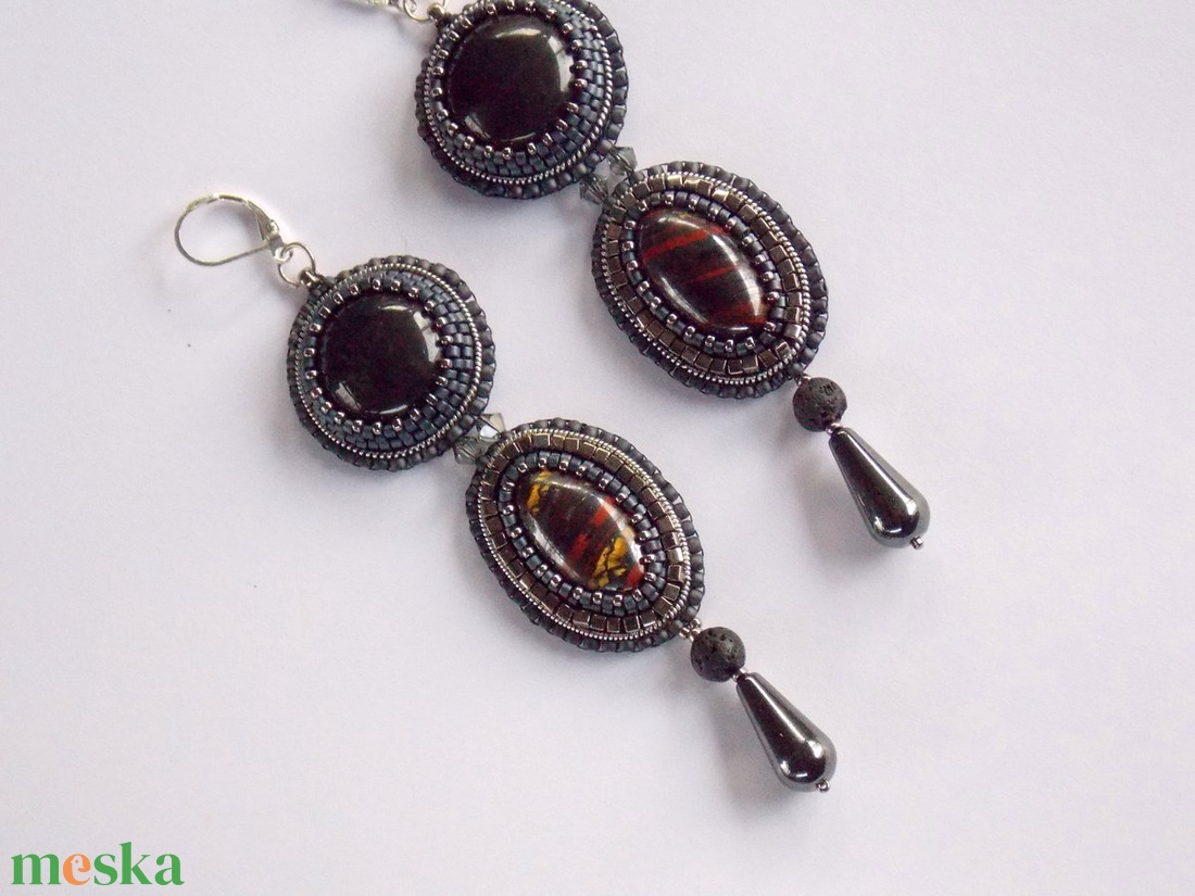 Trónok harca - gyöngy hímzett fülbevaló - ékszer - fülbevaló - lógó fülbevaló - Meska.hu