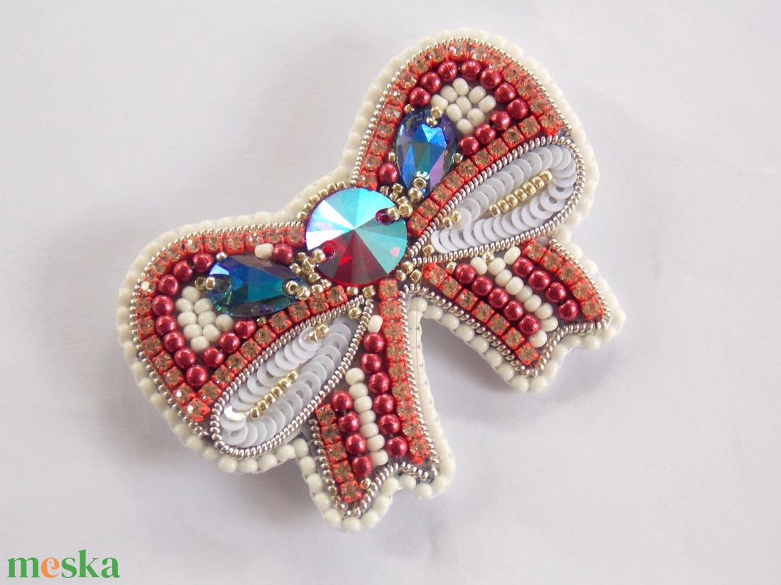 Masni bross - ékszer - kitűző és bross - kitűző - Meska.hu Masni bross - ékszer - kitűző és bross - kitűző - Meska.hu