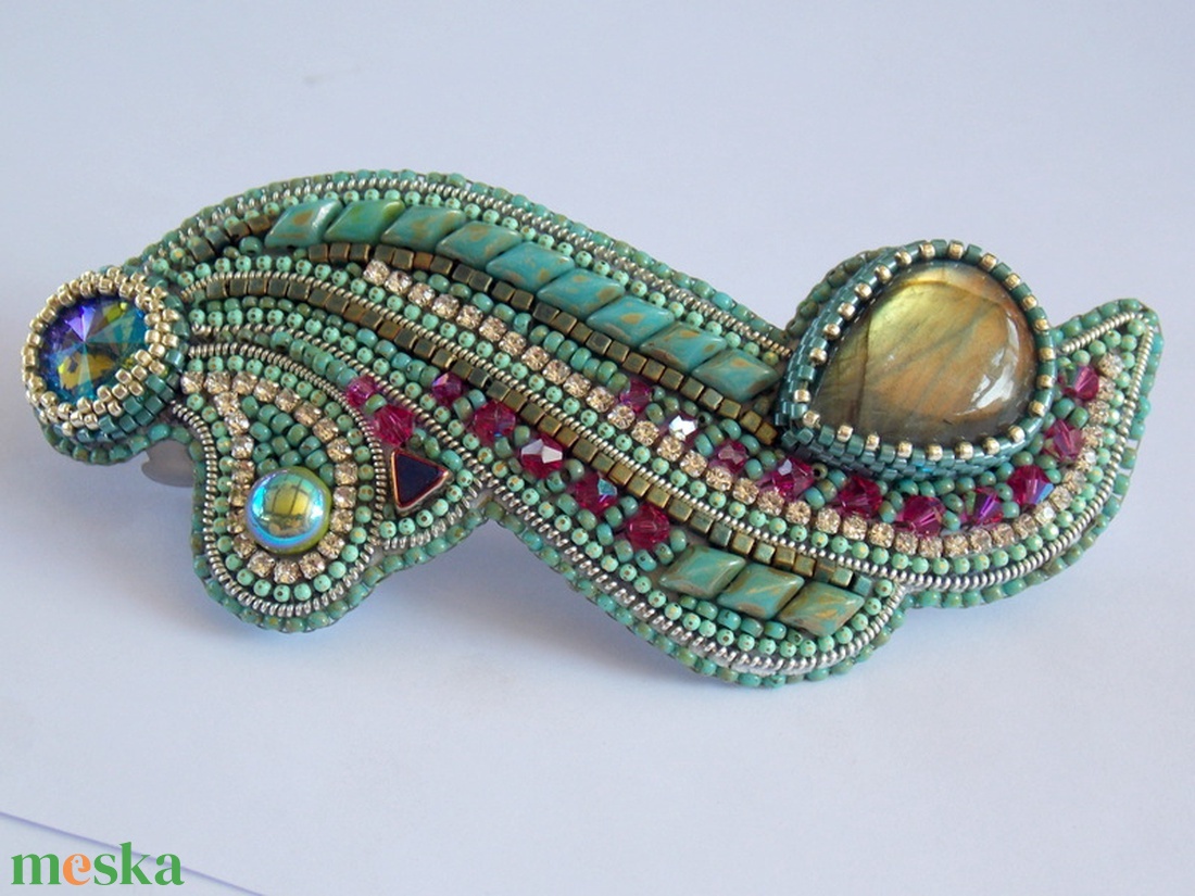Labradorite -gyöngy hímzett hajcsat - ruha & divat - hajdísz & hajcsat - hajcsat & hajtű - Meska.hu Labradorite -gyöngy hímzett hajcsat - ruha & divat - hajdísz & hajcsat - hajcsat & hajtű - Meska.hu