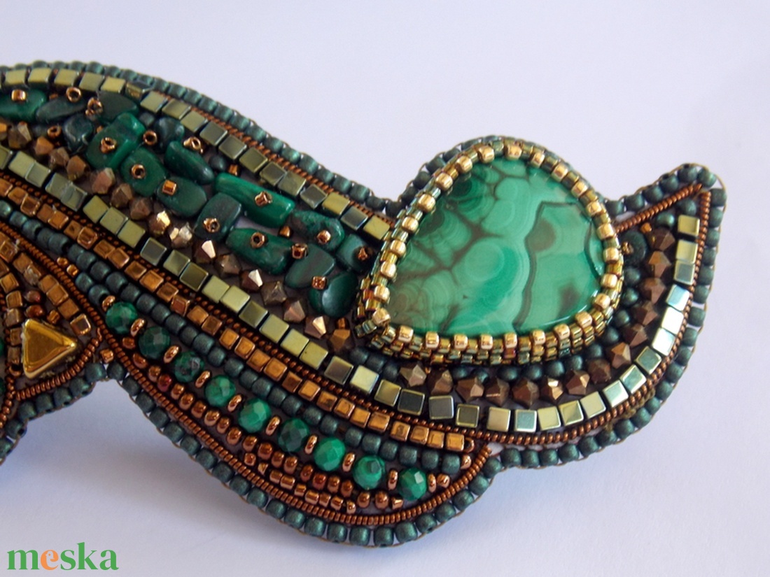 Malachite -gyöngy hímzett hajcsat - ruha & divat - hajdísz & hajcsat - hajcsat & hajtű - Meska.hu Malachite -gyöngy hímzett hajcsat - ruha & divat - hajdísz & hajcsat - hajcsat & hajtű - Meska.hu