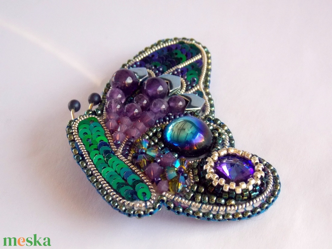 Amethyst pillangó -gyöngy hímzett bross-kitűző - ékszer - kitűző és bross - kitűző - Meska.hu Amethyst pillangó -gyöngy hímzett bross-kitűző - ékszer - kitűző és bross - kitűző - Meska.hu