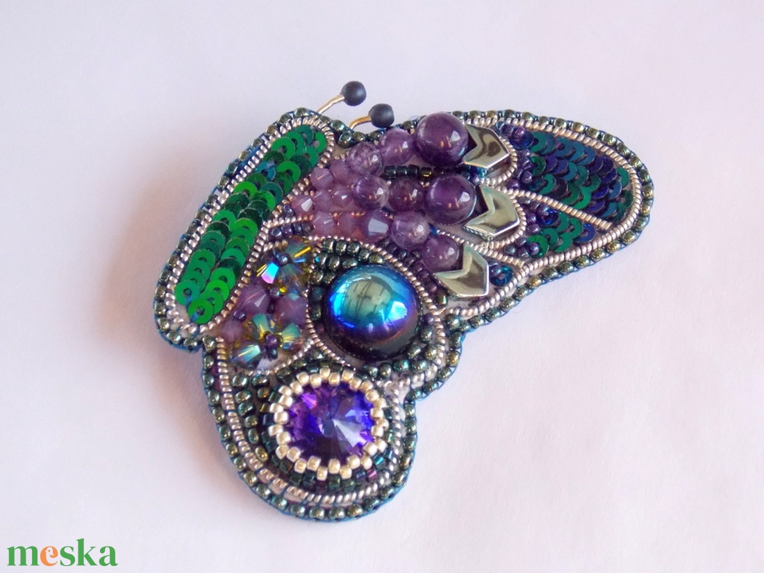 Amethyst pillangó -gyöngy hímzett bross-kitűző - ékszer - kitűző és bross - kitűző - Meska.hu Amethyst pillangó -gyöngy hímzett bross-kitűző - ékszer - kitűző és bross - kitűző - Meska.hu