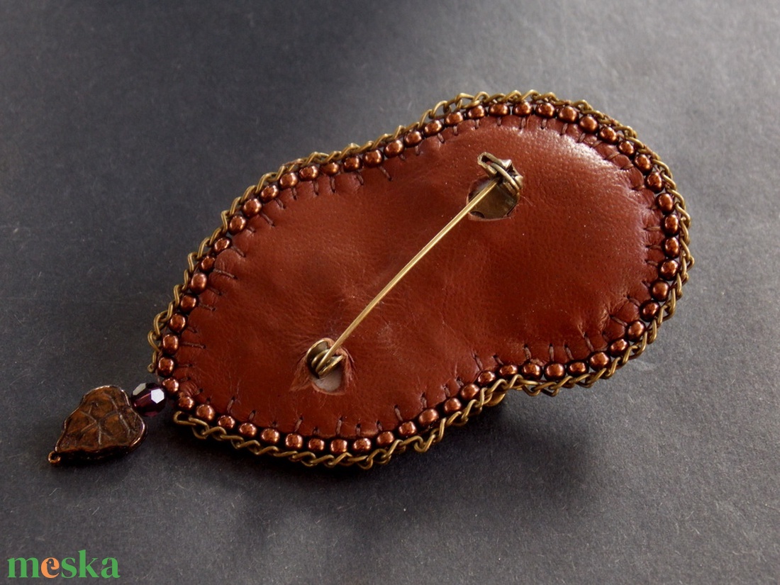 Bumblebee jasper -gyöngy hímzett bross-kitűző - ékszer - kitűző és bross - kitűző - Meska.hu Bumblebee jasper -gyöngy hímzett bross-kitűző - ékszer - kitűző és bross - kitűző - Meska.hu