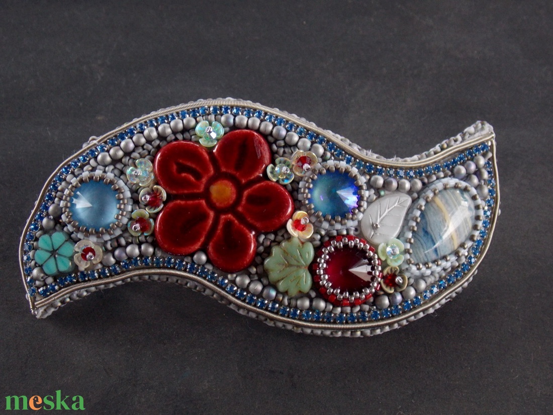 Tavaszi olvadás -gyöngy hímzett  hajcsat - ruha & divat - hajdísz & hajcsat - hajcsat & hajtű - Meska.hu