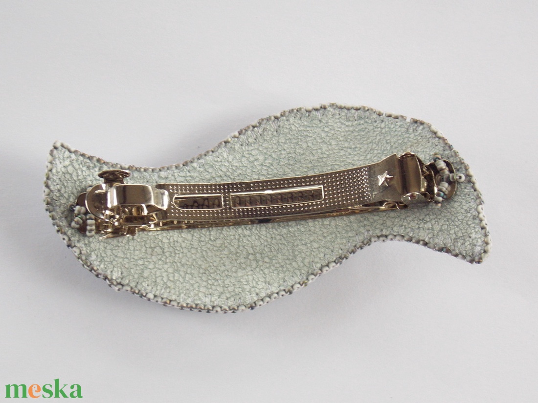 Tavaszi olvadás -gyöngy hímzett  hajcsat - ruha & divat - hajdísz & hajcsat - hajcsat & hajtű - Meska.hu