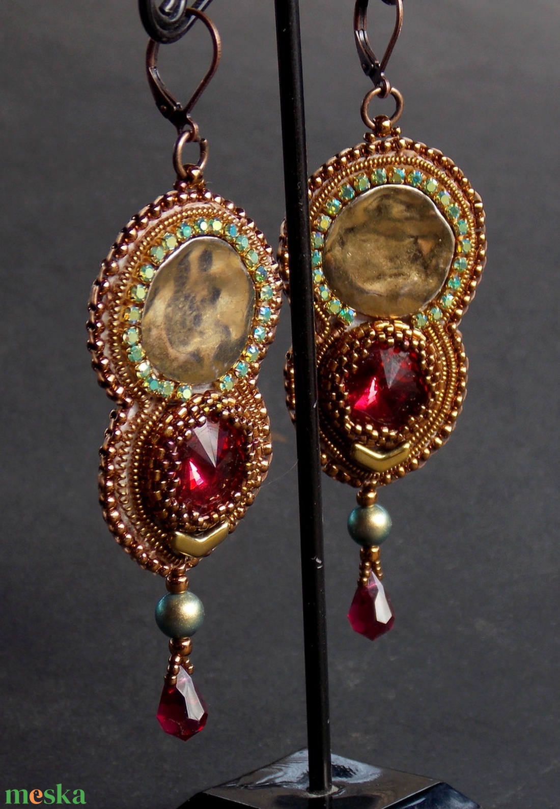 Sarolta - gyöngy hímzett fülbevaló - ékszer - fülbevaló - lógó fülbevaló - Meska.hu