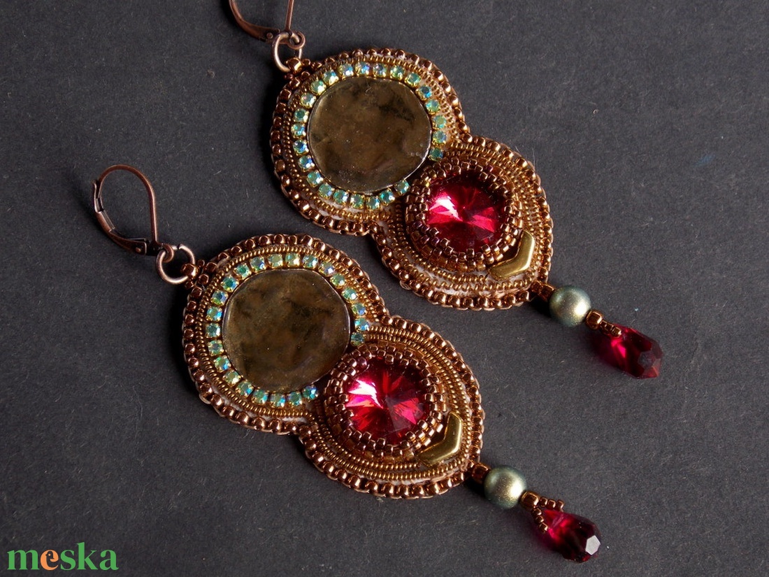 Sarolta - gyöngy hímzett fülbevaló - ékszer - fülbevaló - lógó fülbevaló - Meska.hu