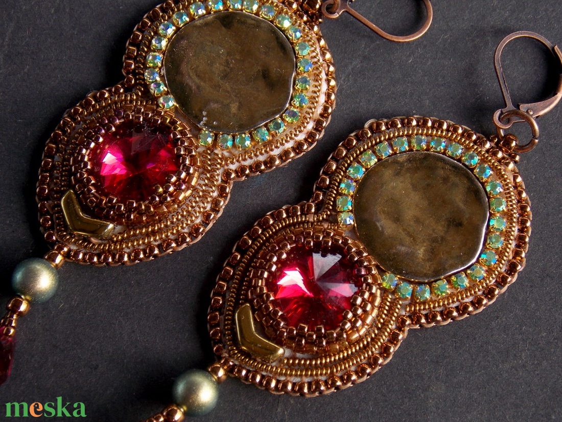 Sarolta - gyöngy hímzett fülbevaló - ékszer - fülbevaló - lógó fülbevaló - Meska.hu