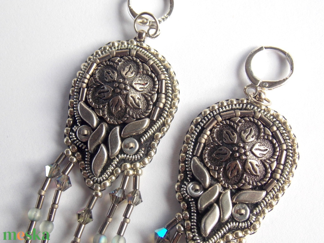 Acél - gyöngy hímzett fülbevaló - ékszer - fülbevaló - lógó fülbevaló - Meska.hu