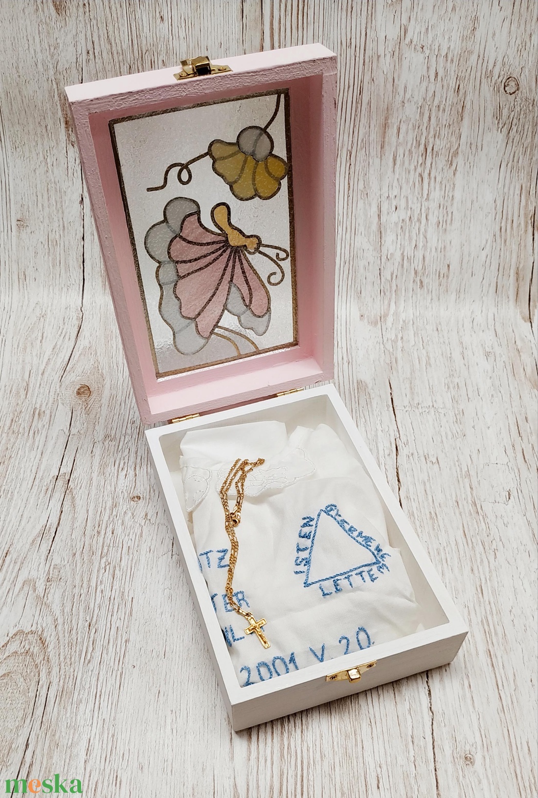 Pillangó mintás Vintage doboz keresztelőre - otthon & életmód - tárolás & rendszerezés - doboz - Meska.hu Pillangó mintás Vintage doboz keresztelőre - otthon & életmód - tárolás & rendszerezés - doboz - Meska.hu