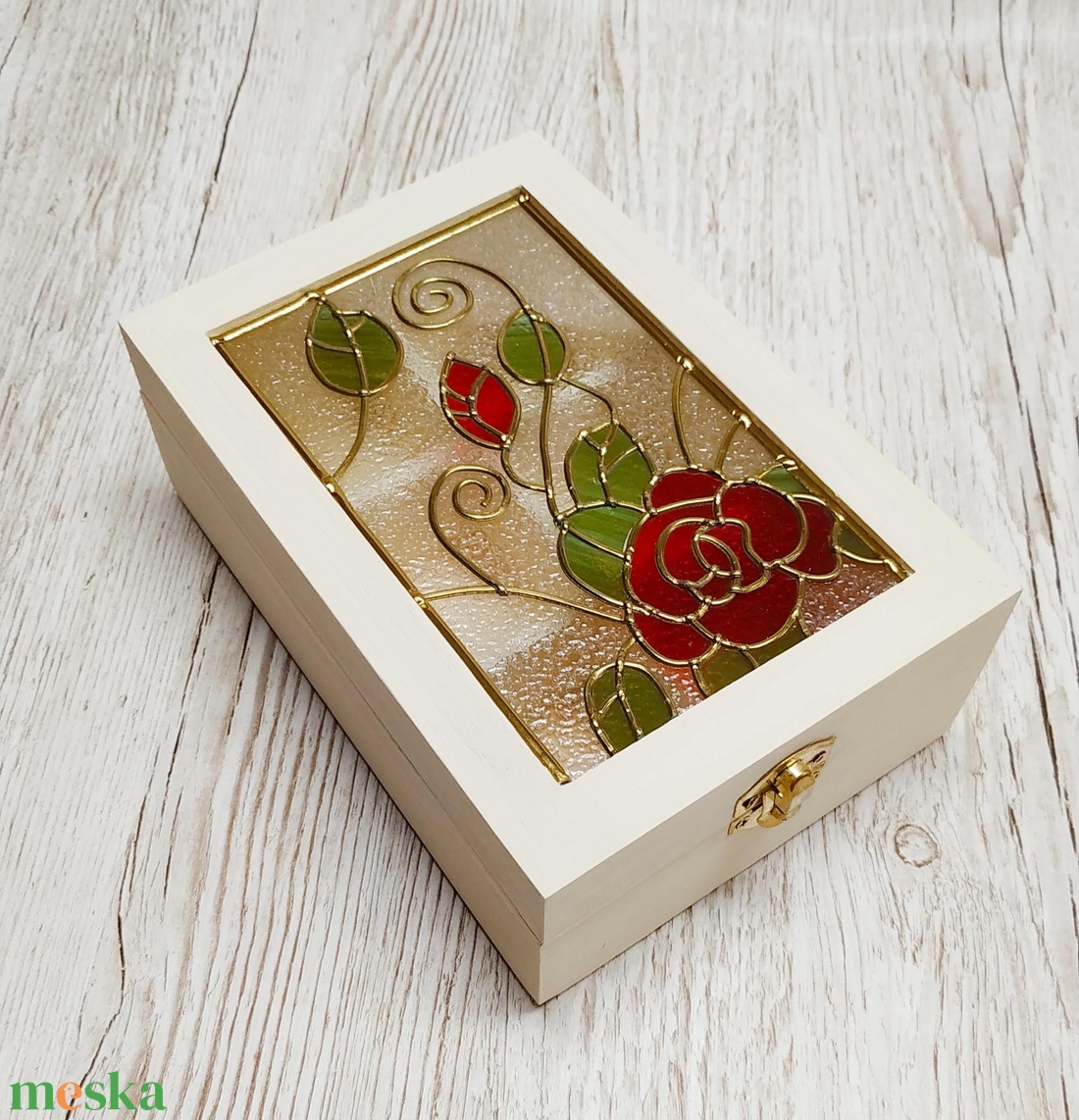 Vintage ajándékdoboz Red Rose mintával - ékszer - ékszertartó - ékszerdoboz - Meska.hu Vintage ajándékdoboz Red Rose mintával - ékszer - ékszertartó - ékszerdoboz - Meska.hu