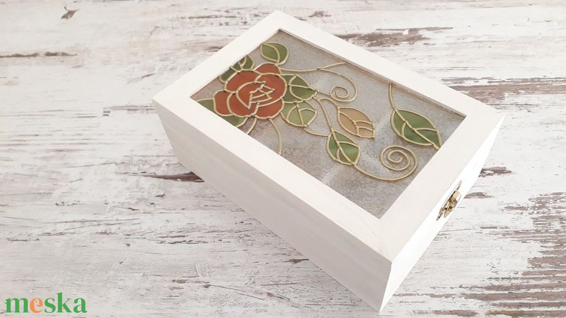 Vintage ajándékdoboz Red Rose mintával - ékszer - ékszertartó - ékszerdoboz - Meska.hu Vintage ajándékdoboz Red Rose mintával - ékszer - ékszertartó - ékszerdoboz - Meska.hu