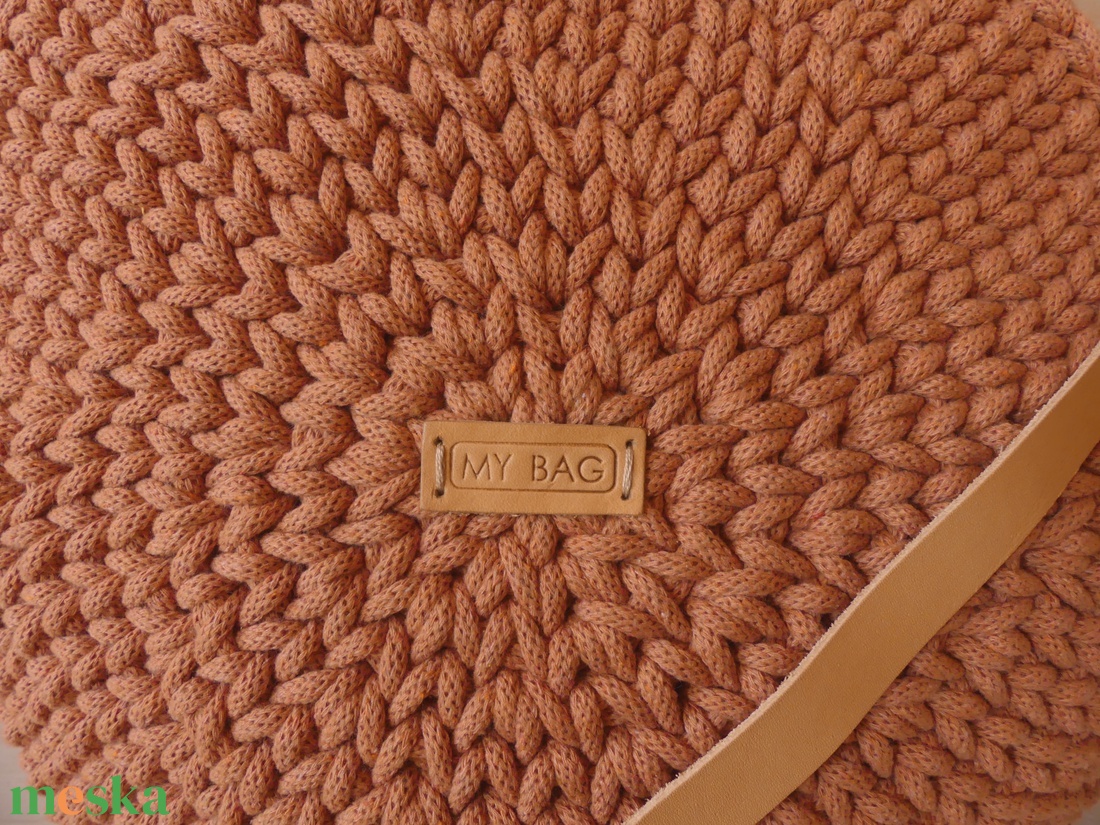 Horgolt női körtáska terrakotta színben - Crossbody - táska & tok - kézitáska & válltáska - vállon átvethető táska - Meska.hu