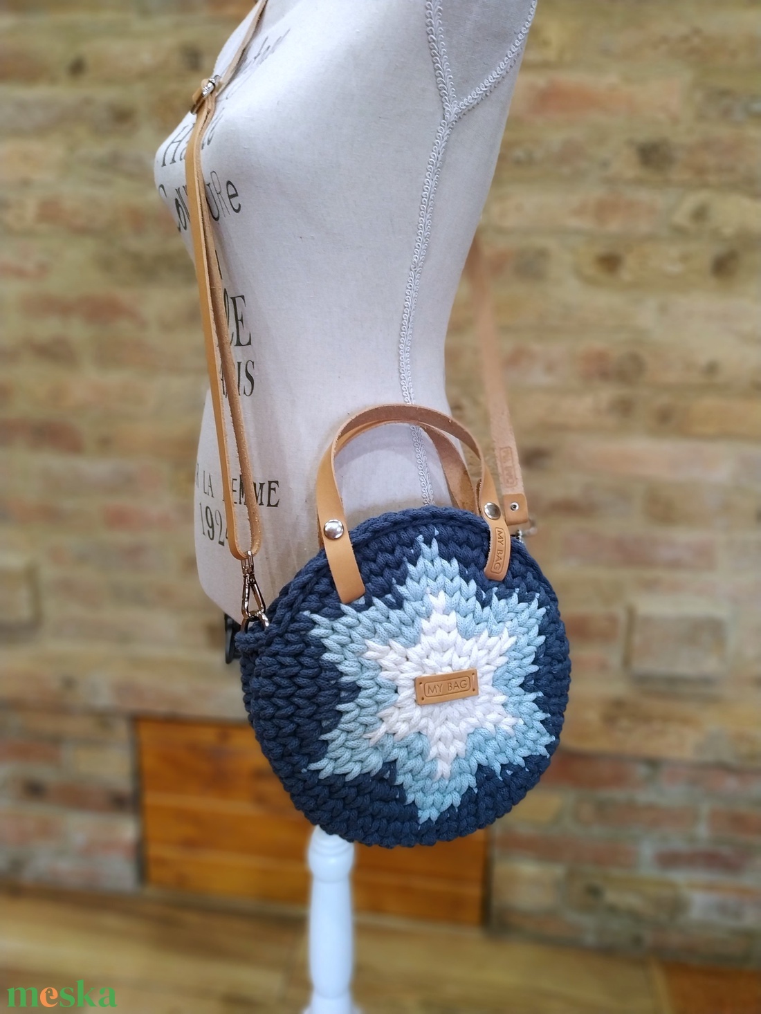 Horgolt női körtáska - MINI - csillaggal a közepén - Crossbody - FARMERKÉK - táska & tok - kézitáska & válltáska - vállon átvethető táska - Meska.hu Horgolt női körtáska - MINI - csillaggal a közepén - Crossbody - FARMERKÉK - táska & tok - kézitáska & válltáska - vállon átvethető táska - Meska.hu