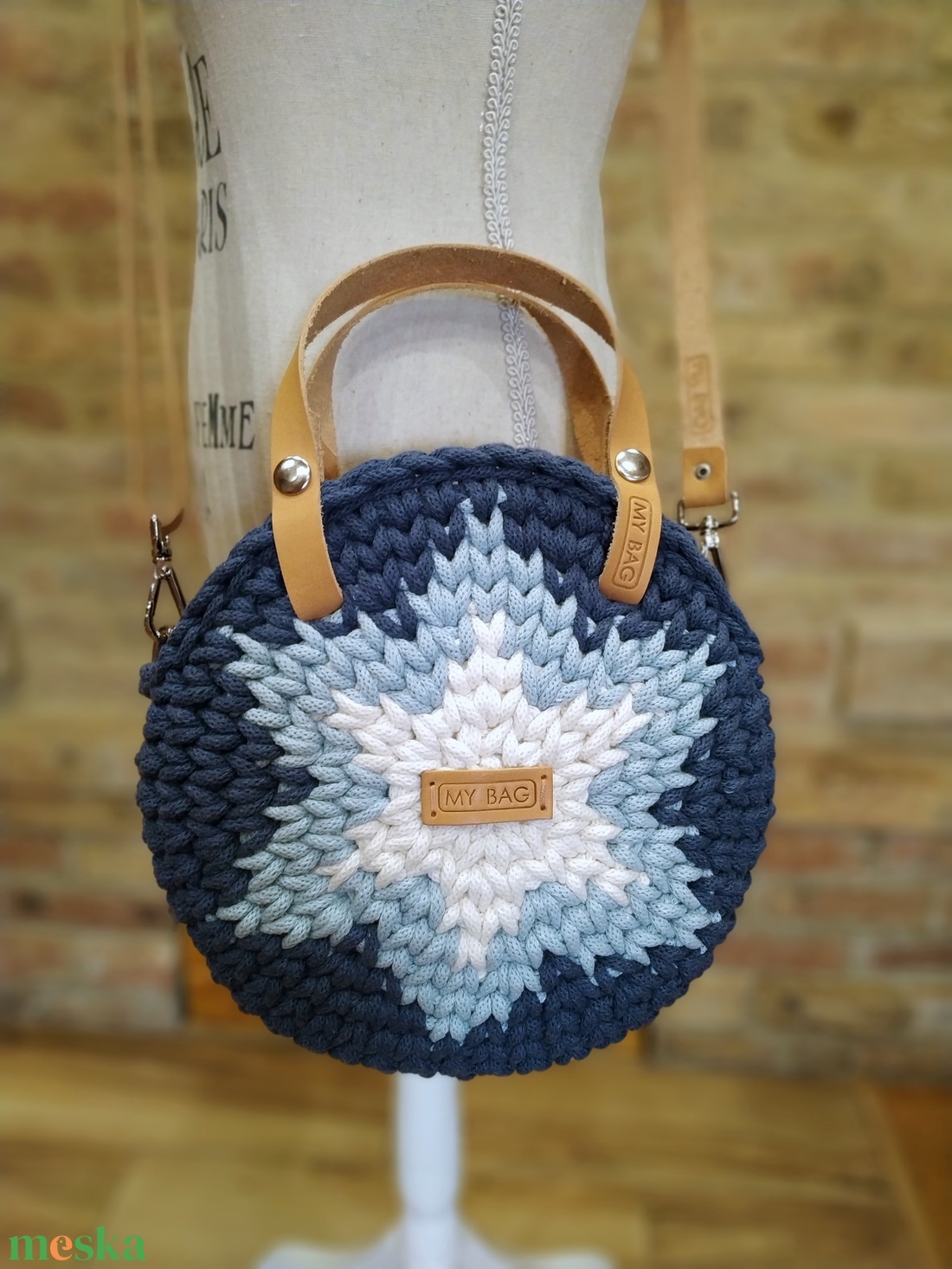 Horgolt női körtáska - MINI - csillaggal a közepén - Crossbody - FARMERKÉK - táska & tok - kézitáska & válltáska - vállon átvethető táska - Meska.hu Horgolt női körtáska - MINI - csillaggal a közepén - Crossbody - FARMERKÉK - táska & tok - kézitáska & válltáska - vállon átvethető táska - Meska.hu