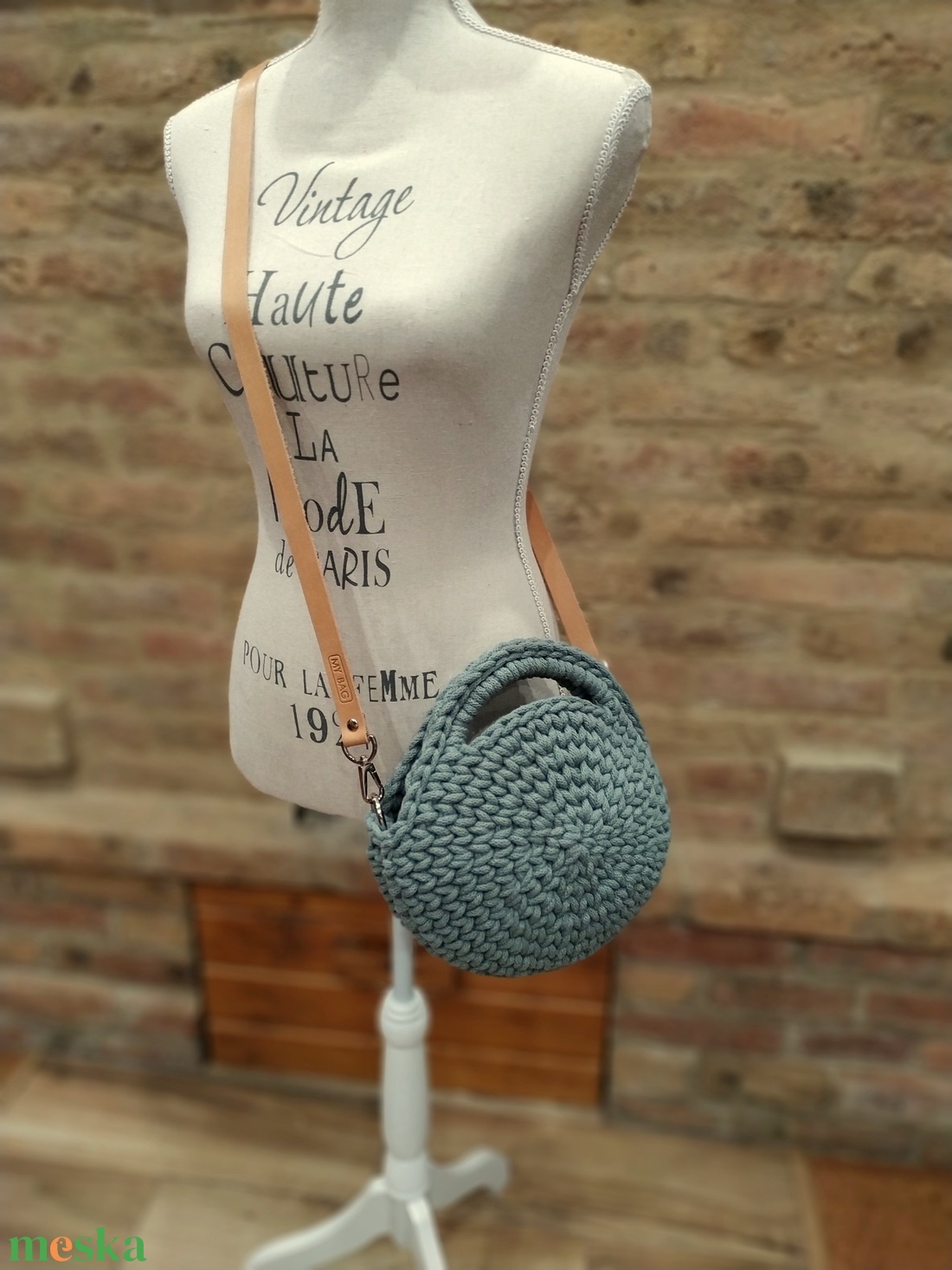 Horgolt női körtáska - MINI - jázmin mintával a közepén - Crossbody - ZSÁLYA - táska & tok - kézitáska & válltáska - vállon átvethető táska - Meska.hu Horgolt női körtáska - MINI - jázmin mintával a közepén - Crossbody - ZSÁLYA - táska & tok - kézitáska & válltáska - vállon átvethető táska - Meska.hu
