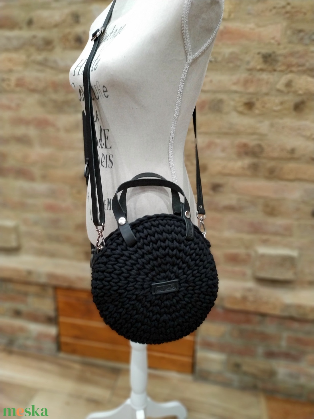 Horgolt női körtáska - MINI - Crossbody - FEKETE - táska & tok - kézitáska & válltáska - vállon átvethető táska - Meska.hu