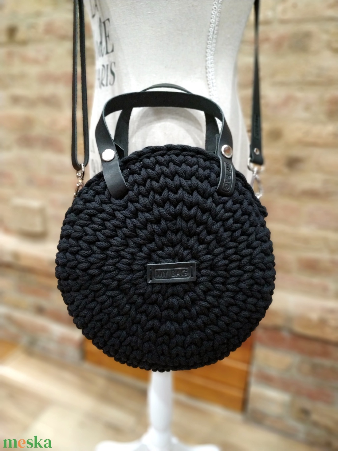 Horgolt női körtáska - MINI - Crossbody - FEKETE - táska & tok - kézitáska & válltáska - vállon átvethető táska - Meska.hu