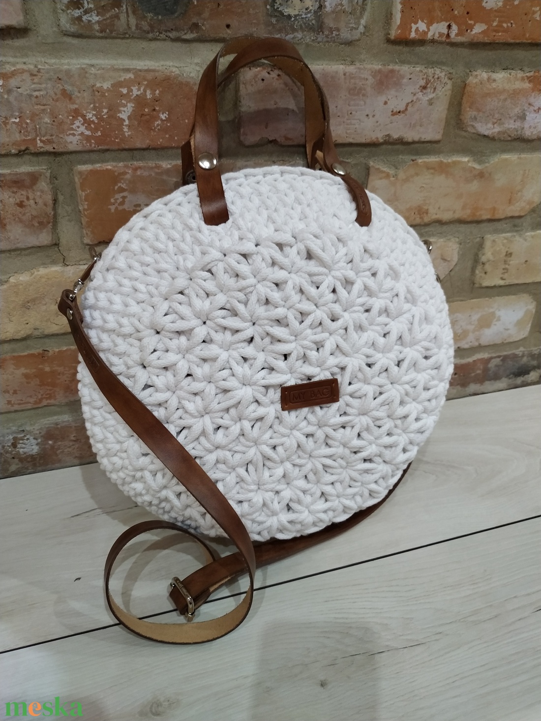 Horgolt női körtáska fehér színben - jázmin mintával - Crossbody - táska & tok - kézitáska & válltáska - vállon átvethető táska - Meska.hu Horgolt női körtáska fehér színben - jázmin mintával - Crossbody - táska & tok - kézitáska & válltáska - vállon átvethető táska - Meska.hu