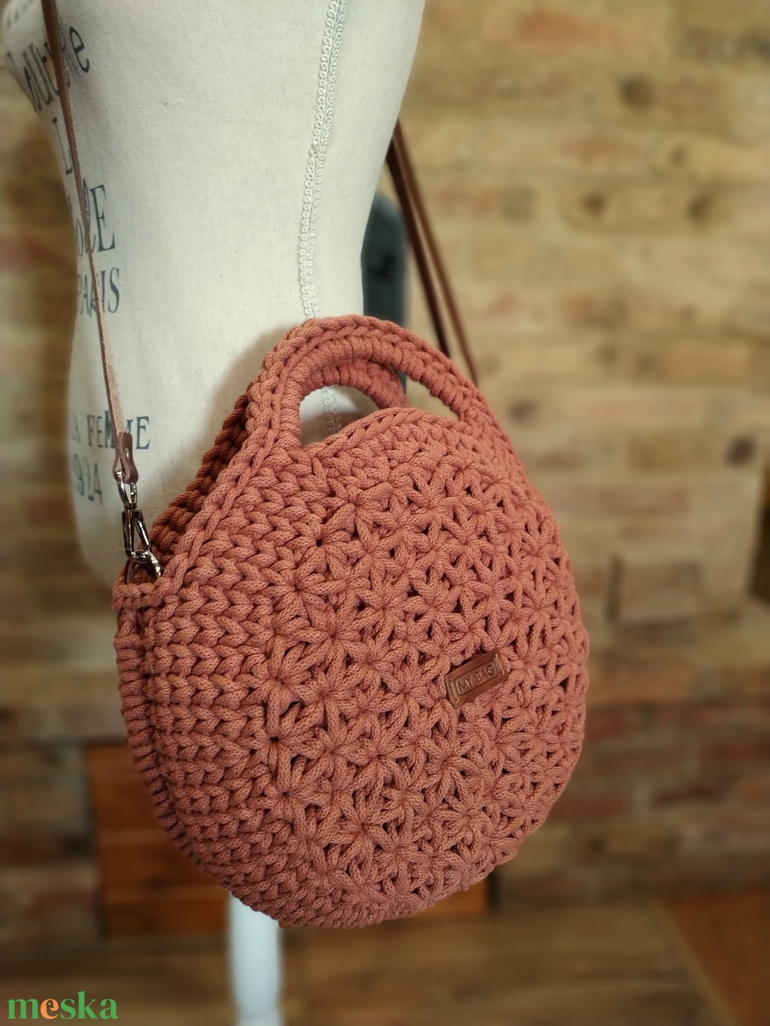 Horgolt női körtáska terrakotta színben - jázmin mintával - Crossbody - táska & tok - kézitáska & válltáska - vállon átvethető táska - Meska.hu