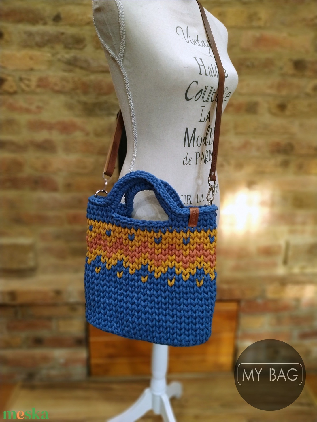 Horgolt női crossbody táska FARMERKÉK/MUSTÁR színben bőr vállpánttal - Cikk-cakk mintával - BIG - táska & tok - kézitáska & válltáska - vállon átvethető táska - Meska.hu Horgolt női crossbody táska FARMERKÉK/MUSTÁR színben bőr vállpánttal - Cikk-cakk mintával - BIG - táska & tok - kézitáska & válltáska - vállon átvethető táska - Meska.hu