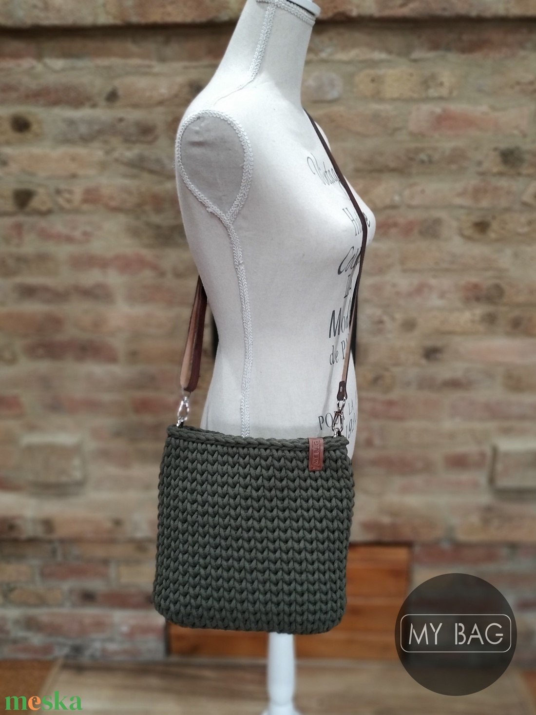 Horgolt női crossbody táska AVOKÁDÓ színben - bőr vállpánttal - MINI - táska & tok - kézitáska & válltáska - vállon átvethető táska - Meska.hu Horgolt női crossbody táska AVOKÁDÓ színben - bőr vállpánttal - MINI - táska & tok - kézitáska & válltáska - vállon átvethető táska - Meska.hu