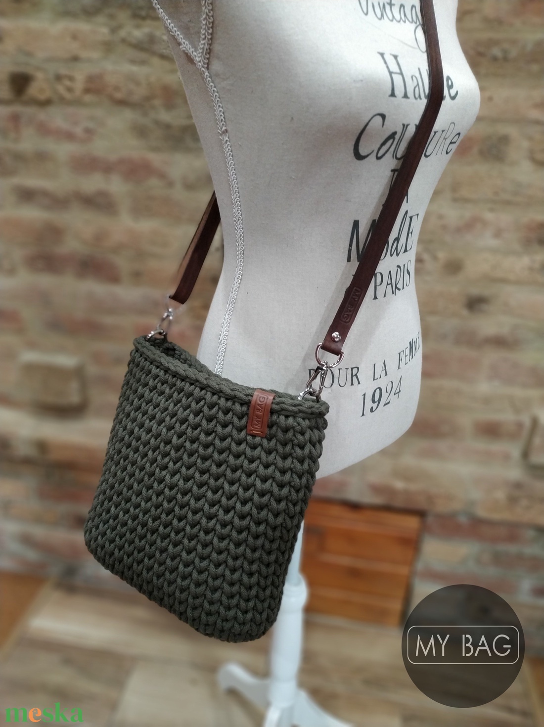 Horgolt női crossbody táska AVOKÁDÓ színben - bőr vállpánttal - MINI - táska & tok - kézitáska & válltáska - vállon átvethető táska - Meska.hu Horgolt női crossbody táska AVOKÁDÓ színben - bőr vállpánttal - MINI - táska & tok - kézitáska & válltáska - vállon átvethető táska - Meska.hu