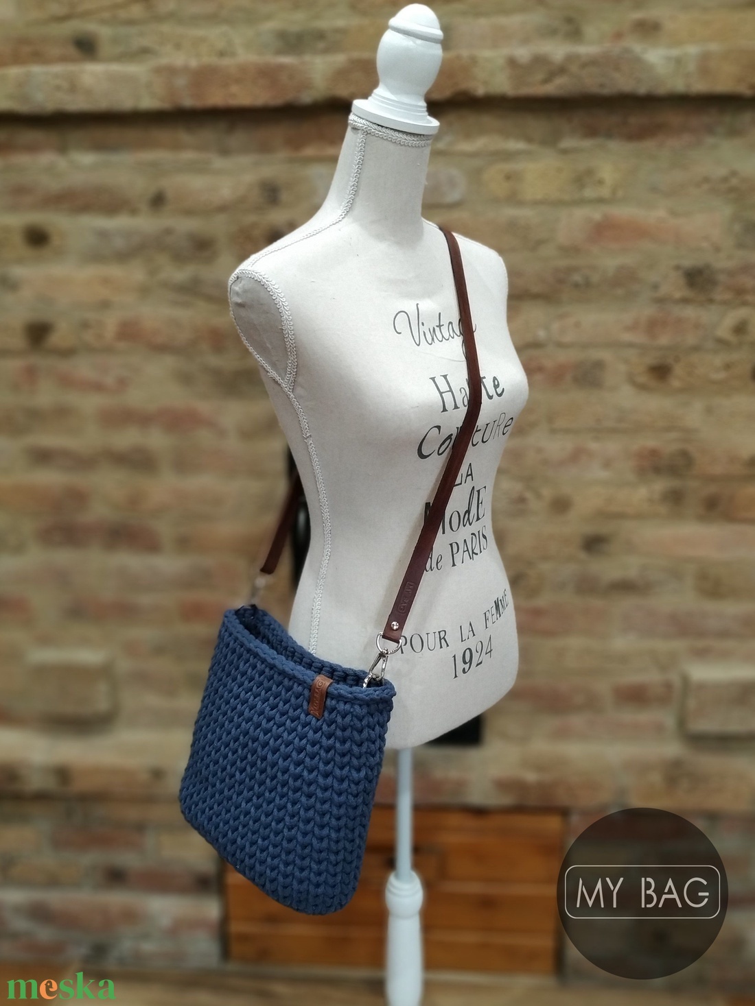 Horgolt női crossbody táska FARMERKÉK színben - bőr vállpánttal - MINI - táska & tok - kézitáska & válltáska - vállon átvethető táska - Meska.hu Horgolt női crossbody táska FARMERKÉK színben - bőr vállpánttal - MINI - táska & tok - kézitáska & válltáska - vállon átvethető táska - Meska.hu
