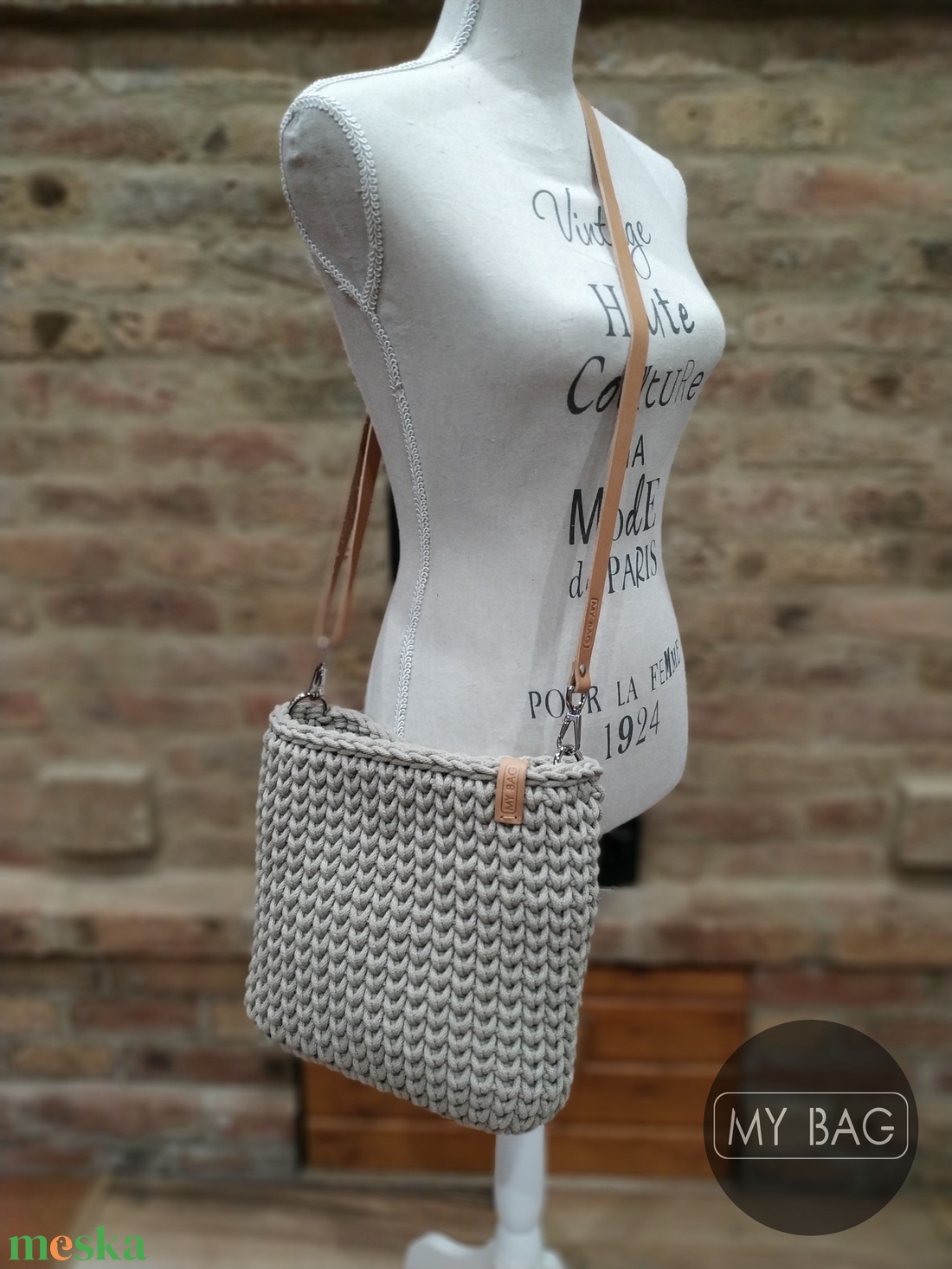 Horgolt női crossbody táska HOMOK színben - bőr vállpánttal - MINI - táska & tok - kézitáska & válltáska - vállon átvethető táska - Meska.hu Horgolt női crossbody táska HOMOK színben - bőr vállpánttal - MINI - táska & tok - kézitáska & válltáska - vállon átvethető táska - Meska.hu