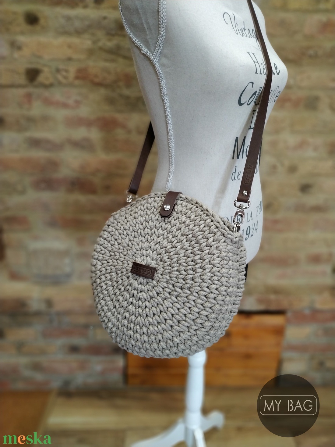 Horgolt női körtáska HOMOK színben - Crossbody - táska & tok - kézitáska & válltáska - vállon átvethető táska - Meska.hu Horgolt női körtáska HOMOK színben - Crossbody - táska & tok - kézitáska & válltáska - vállon átvethető táska - Meska.hu