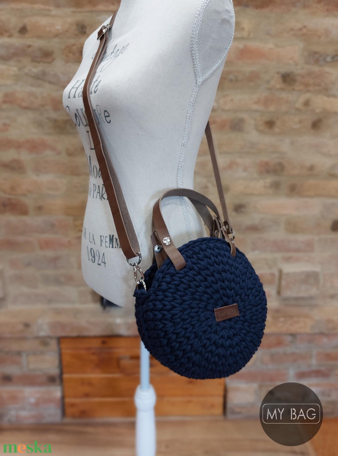 Horgolt női körtáska - MINI - Crossbody - MÉLYKÉK - táska & tok - kézitáska & válltáska - vállon átvethető táska - Meska.hu Horgolt női körtáska - MINI - Crossbody - MÉLYKÉK - táska & tok - kézitáska & válltáska - vállon átvethető táska - Meska.hu