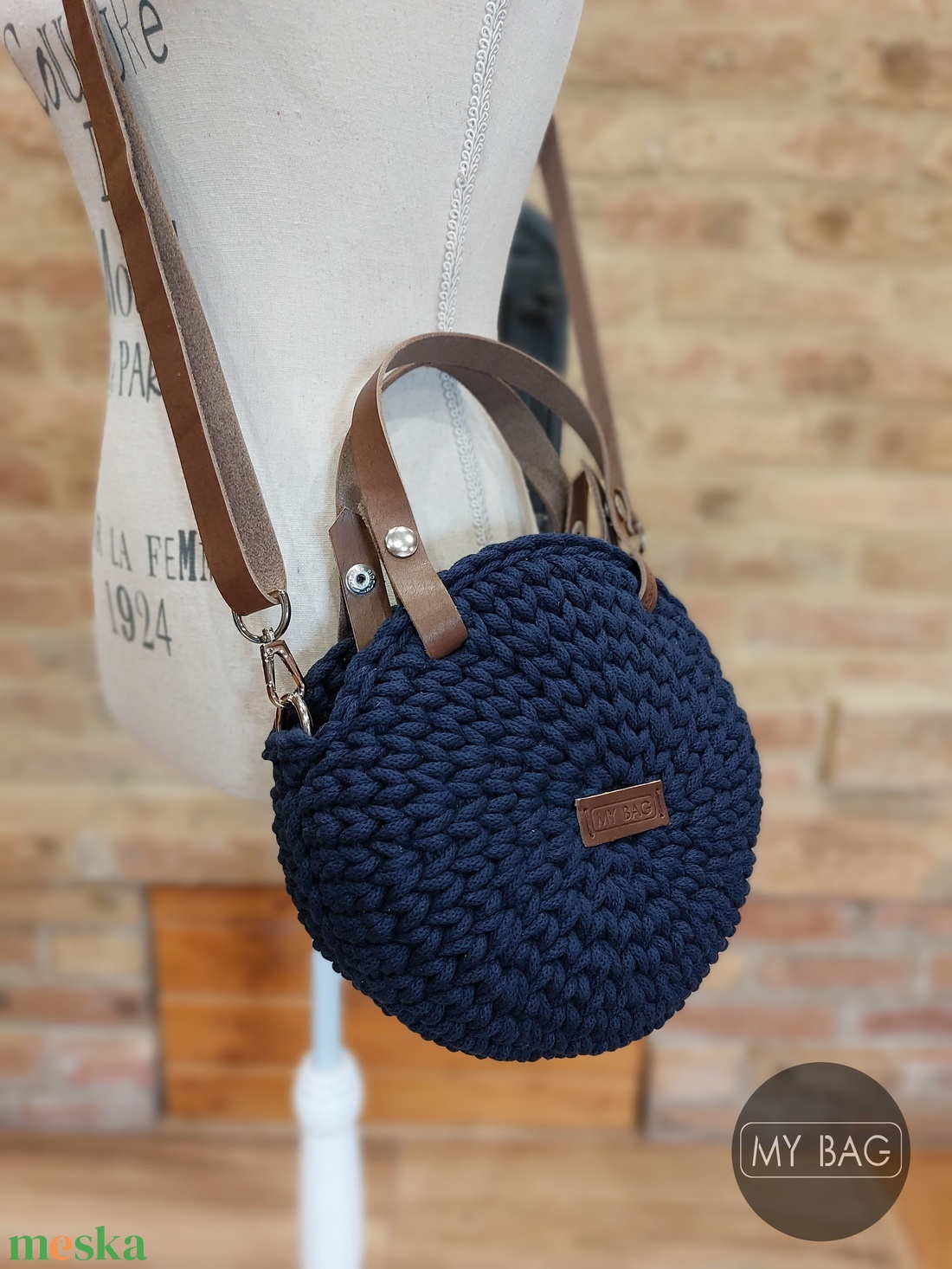 Horgolt női körtáska - MINI - Crossbody - MÉLYKÉK - táska & tok - kézitáska & válltáska - vállon átvethető táska - Meska.hu Horgolt női körtáska - MINI - Crossbody - MÉLYKÉK - táska & tok - kézitáska & válltáska - vállon átvethető táska - Meska.hu